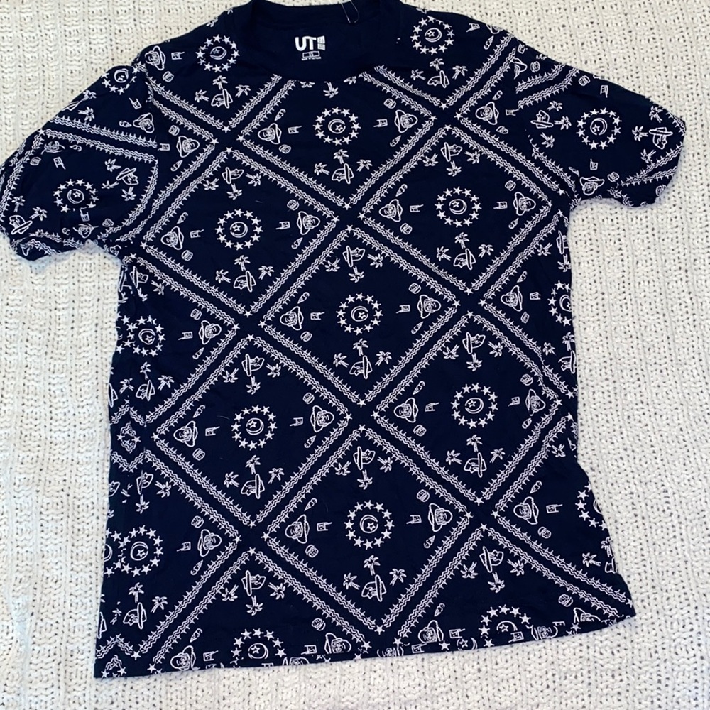 Uniqlo dark blue toy story t shirt size small